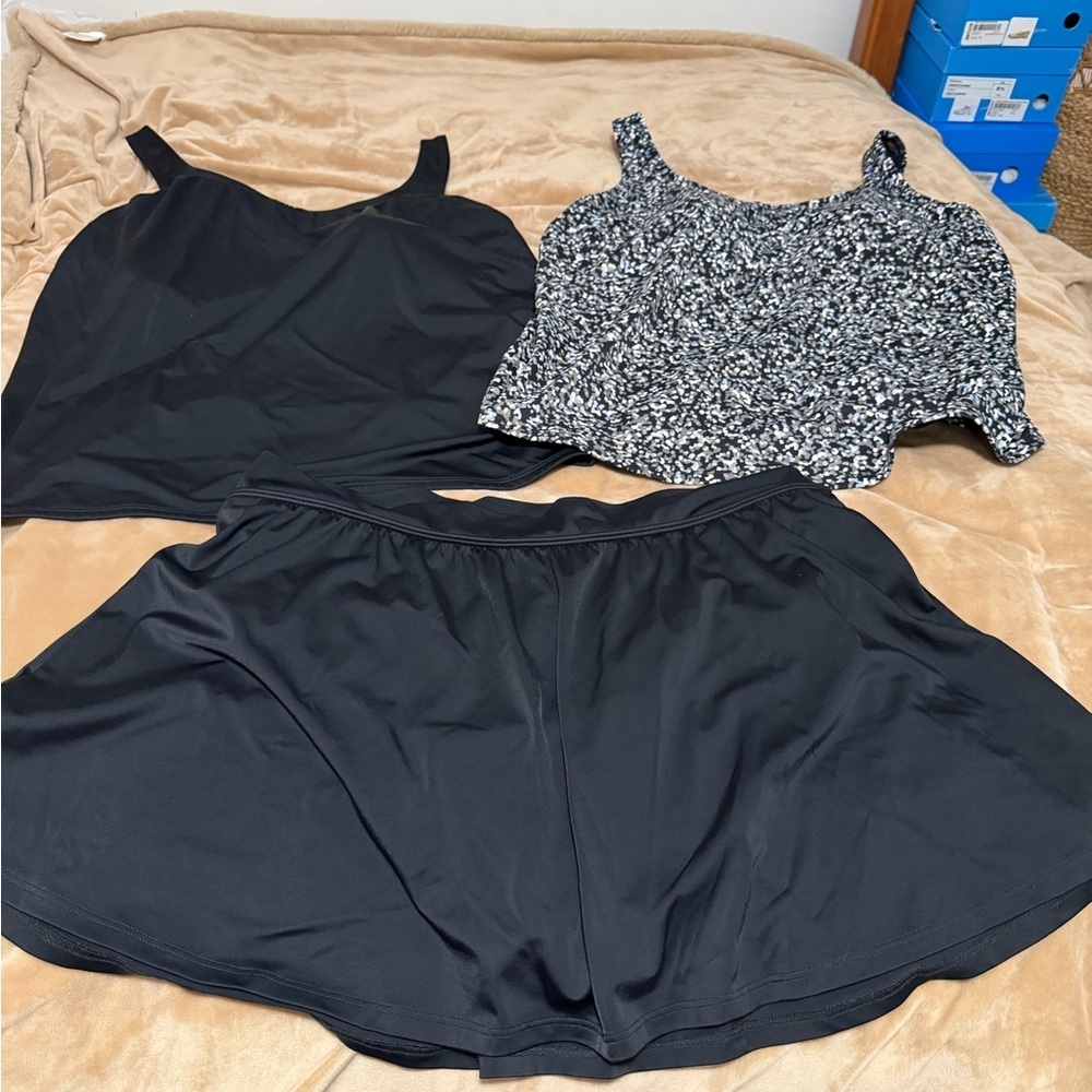 L.L. Bean Black and Patterned Two Piece Swimsuit ExtraTop Tankinis Women’s 18/20